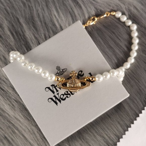 Vivienne Westwood SMALL Bas Relief Pearl - Picture 3 of 6